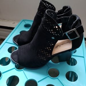 American Eagle Black Open Toe Booties Boots size 8, used once
